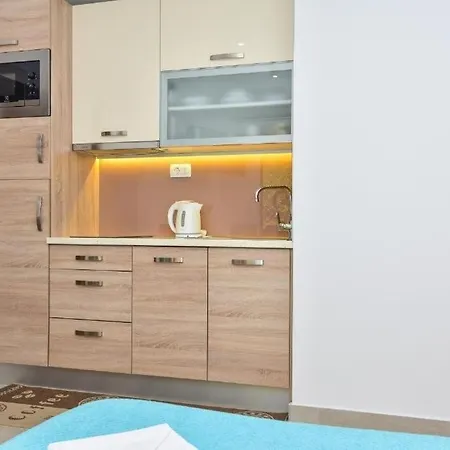 Apartman With Parking Space - 24992 *