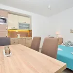 With Parking Space - 24992 * מאקרסקה