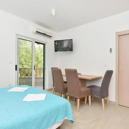 With Parking Space - 24992 Makarska