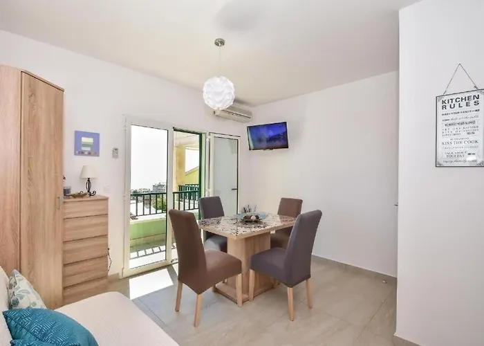 With Parking Space - 24992 Apartman *