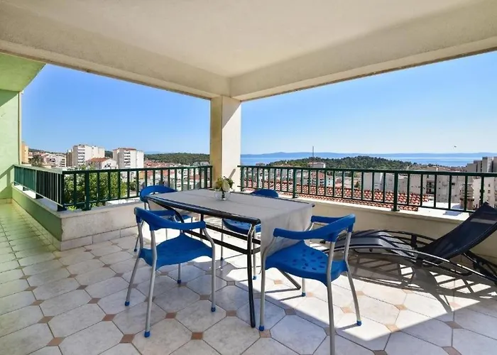 Apartman With Parking Space - 24992 Makarska