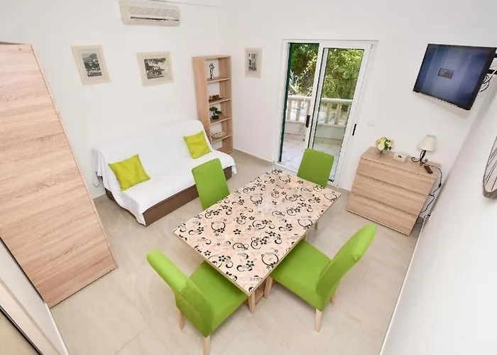 With Parking Space - 24992 Apartman