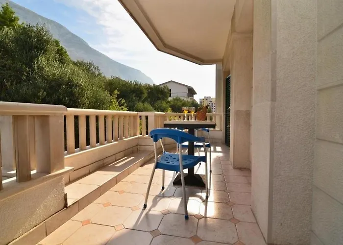 Apartman With Parking Space - 24992 Makarska